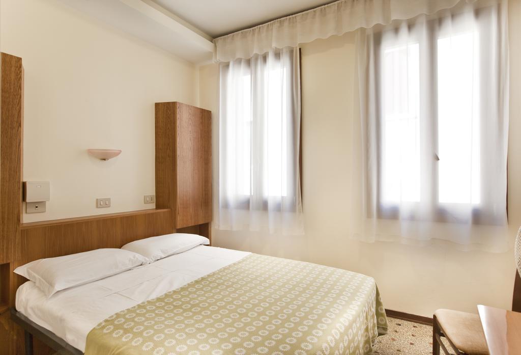 Hotel San Fantin Venezia Camera foto
