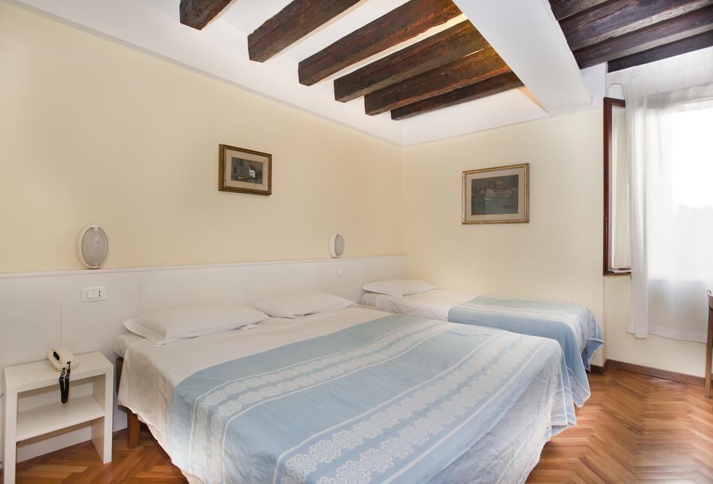Hotel San Fantin Venezia Camera foto